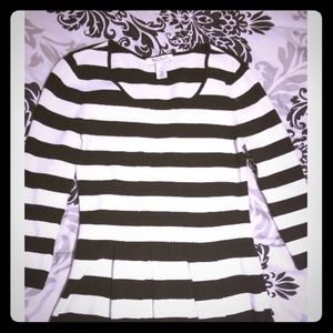 White House Black Market peplum top euc